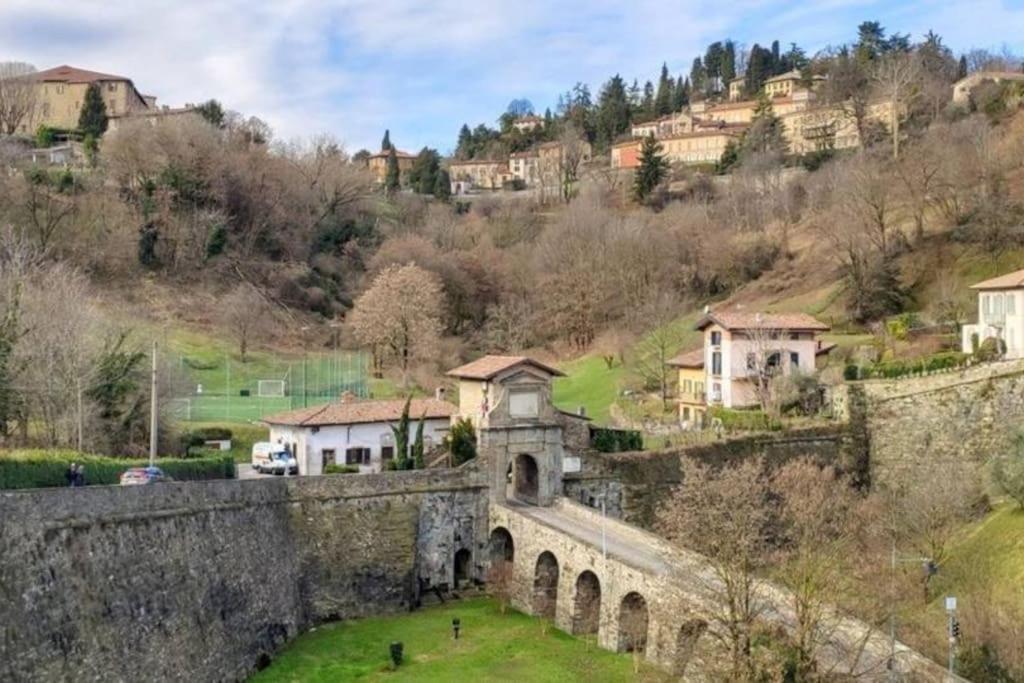 Parcheggio E Wifi Bergamo_A Due Passi Dalle Mura Luaran gambar